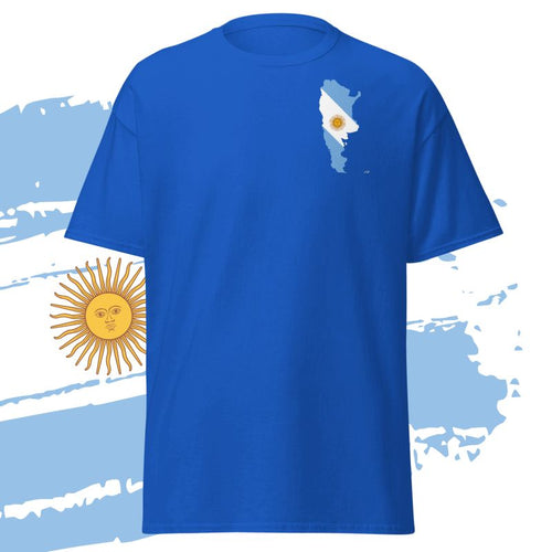 Vorderseite dunkelblaues WM T-Shirt für Argentinien mit Argentinien-Flagge als kleines Brustmotiv.