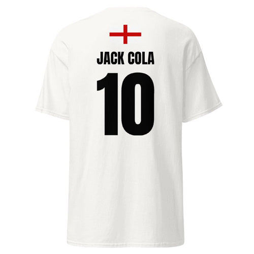 Rückseite eines weißen Shirts für England mit „JACK COLA“ und Nummer 10, Flagge am Kragenbereich, Sauftrikot