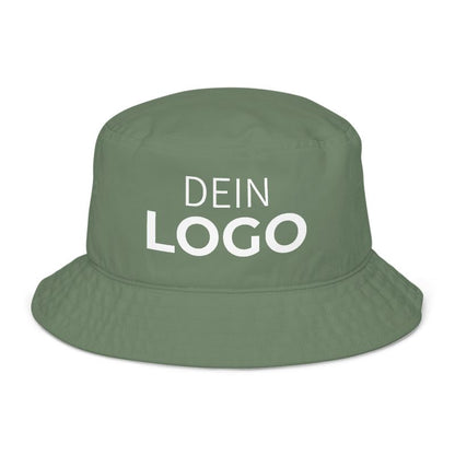 Grüner Fischerhut mit „DEIN LOGO“-Aufdruck, Frontansicht – Fischerhut gestalten