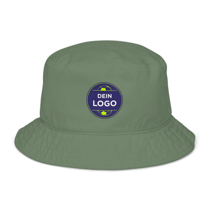 Grüner Fischerhut mit „DEIN LOGO“-Aufdruck, Frontansicht – Fischerhut gestalten