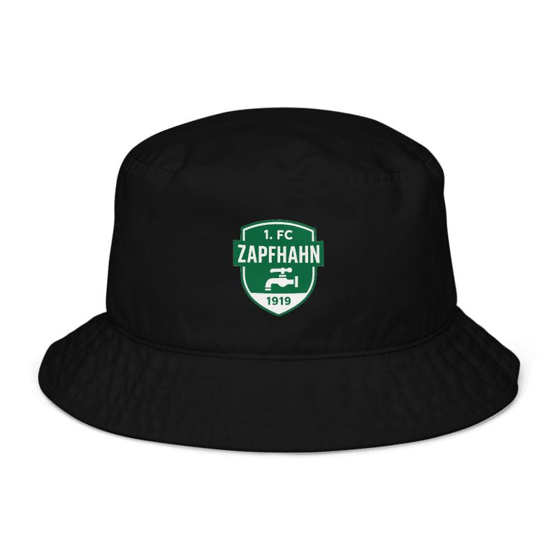 Schwarzer Fischerhut mit Patch „1. FC Zapfhahn 1919“, freigestellte Frontansicht – Fischerhut mit Logo