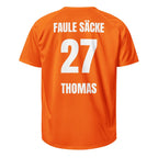 Freisteller Rückseite: orange Trikot mit „FAULE SÄCKE“, Nummer 27 und „THOMAS“, Fantrikot mit Name & Nummer.