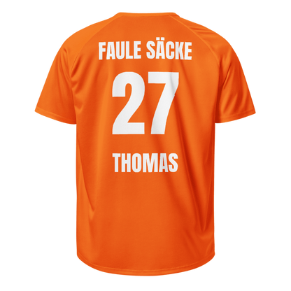 Freisteller Rückseite: orange Trikot mit „FAULE SÄCKE“, Nummer 27 und „THOMAS“, Fantrikot mit Name & Nummer.